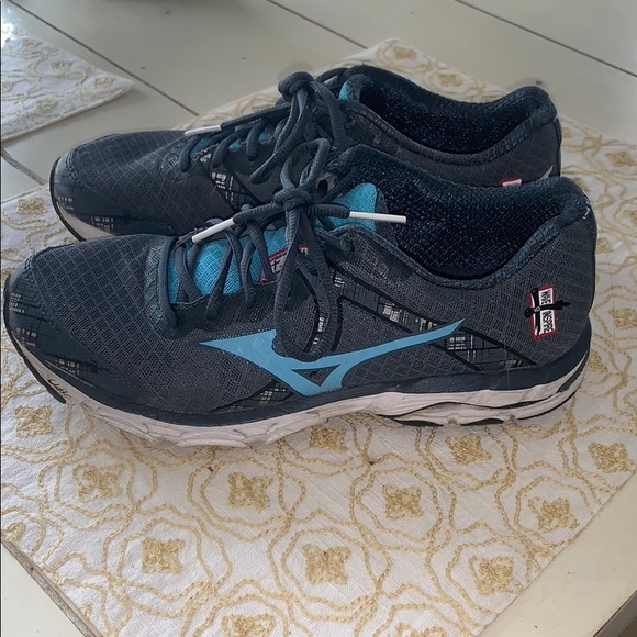 mizuno wave inspire size 10
